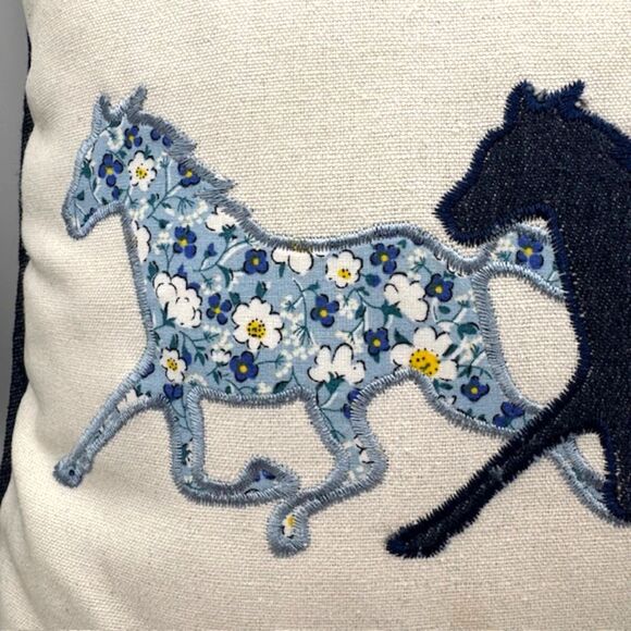 NWT Cracker Barrel Multicolor Embroidered Floral Denim Horses Square 16" Pillow - Picture 5 of 12